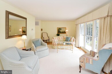 302 Tramore Ct, Sterling, VA 20164 - photo 2