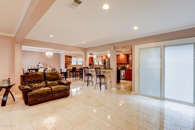 004_Living Room