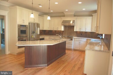 6938 Romney St, Falls Church, VA 22043 - photo 6