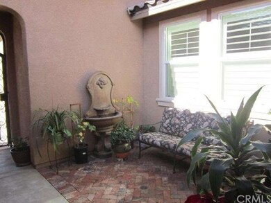 BEAUTIFUL COURTYARD WITH VIEW FROM TWO ROOMS