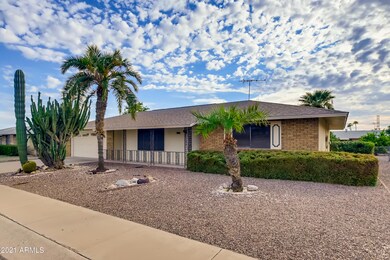 2-175053301-02 Exterior Front