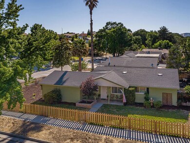 611 Melody Dr, Paso Robles, CA 93446 - photo 2