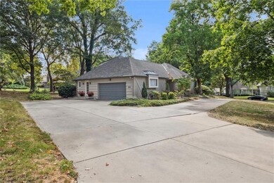 10413 Mohawk Ln, Leawood, KS 66206 - photo 4