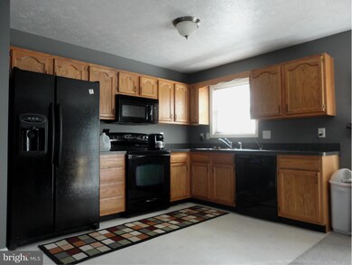 365 Leviticus Dr, Bunker Hill, WV 25413 - photo 2