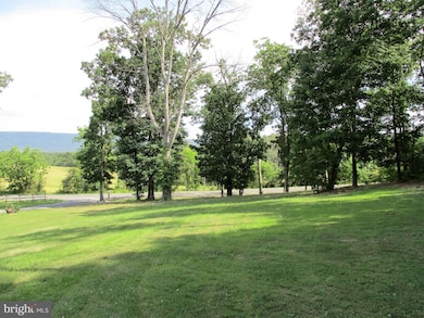 2033 Apple Harvest Dr, Hedgesville, WV 25427 - photo 4