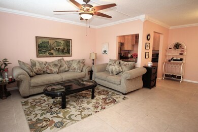 51 Windsor C, West Palm Beach, FL 33417 - photo 3
