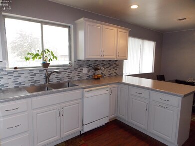 721 Erie St, Woodville, OH 43469 - photo 7