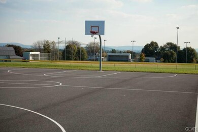 2158 Eagles Landing Dr unit 110, Nazareth, PA 18064 - photo 5