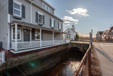 21 Central St unit 1, Manchester-By-the-sea, MA 01944 - photo 4