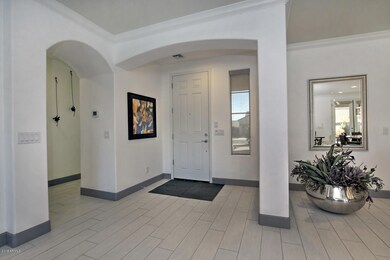 6704 W Desert Blossom Way-large-004-11-E