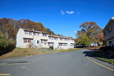 146 Coach Cir unit 5, Naugatuck, CT 06770 - photo 2