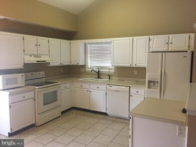 23222 Scotch Pine Ct, California, MD 20619 - photo 6