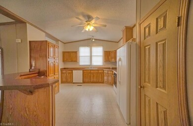 272 Knox Farm Rd, Statesville, NC 28677 - photo 7