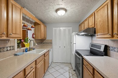 Greentree Condominium Association unit 16, South Weymouth, MA 02190 - photo 5