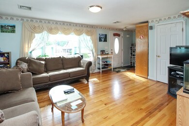 12 Union St unit B, Milford, MA 01757 - photo 4
