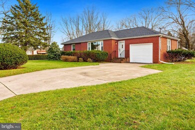 530 E Clayton Ave, Clayton, NJ 08312 - photo 3