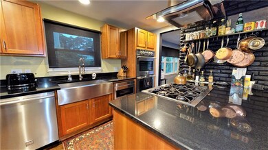 17 Starr St, Johnston, RI 02919 - photo 4
