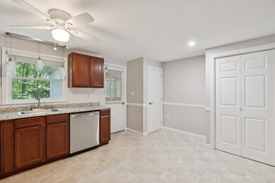5 Woodvale Ct, Springvale, ME 04083 - photo 3
