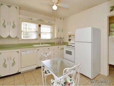 Eat-In Kitchen