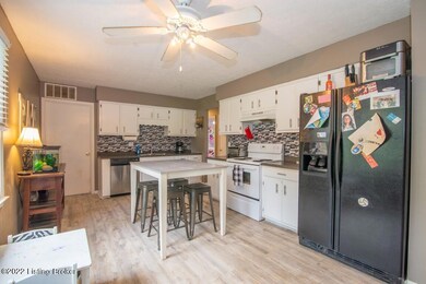 433 Dogwood Dr, Mount Washington, KY 40047 - photo 6