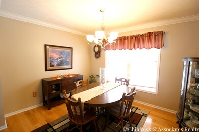 2 - Dining 1-e.jpg
