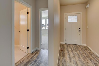 641 NW Rimrock Dr, Redmond, OR 97756 - photo 4