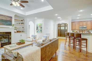 Living Room 1-192 Saloli Way_Addy
