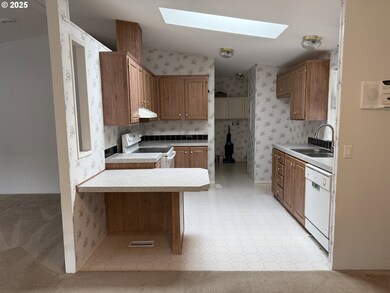 5335 S Main unit 155, Springfield, OR 97478 - photo 7