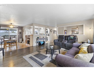 2325 SW Dunbar Place, Troutdale, OR 97060 - photo 7