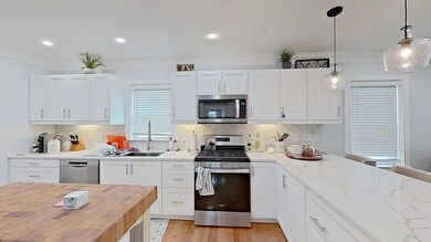 32 Woodrow Ave unit 1, Newton, MA 02460 - photo 5