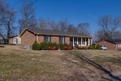 106 Drake Dr, Shelbyville, TN 37160 - photo 3