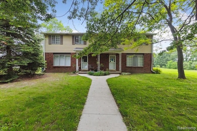 10461 Eagle Rd, Davisburg, MI 48350 - photo 2