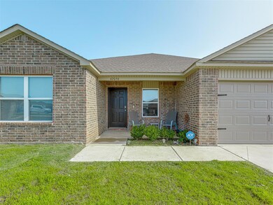 42056 Cadens Trail, Shawnee, OK 74804 - photo 3
