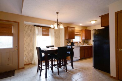 Dining into kitchen