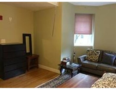 318 Tappan St unit 4, Brookline, MA 02445 - photo 3