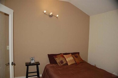 1235 NW Milwaukee Ave, Bend, OR 97701 - photo 5