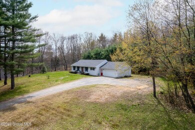 123 Fox Rd Middle Grove NY-21