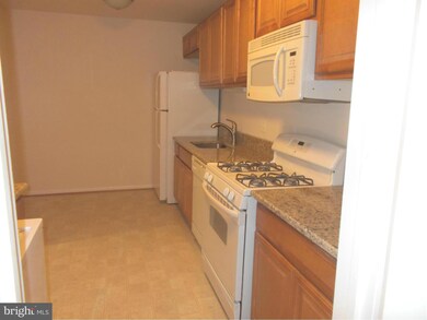 11835 Shire Ct unit 31D, Reston, VA 20191 - photo 6