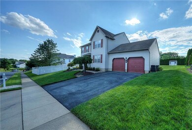 4577 Hoffman Dr, Whitehall, PA 18052 - photo 4