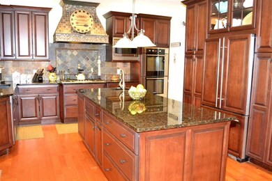 541 Victoria Dr, Rutland, VT 05701 - photo 3