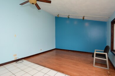 1521 Amarillo Dr, Carpentersville, IL 60110 - photo 3