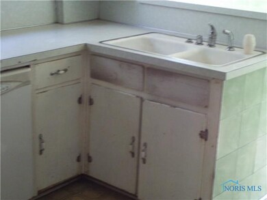 4412 Commonwealth Ave, Toledo, OH 43612 - photo 2