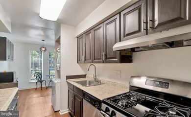 11260 Chestnut Grove Square unit 11260-137, Reston, VA 20190 - photo 7