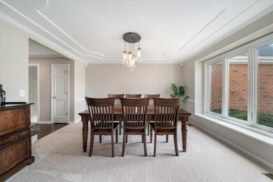 4380 Camelot Cir, Naperville, IL 60564 - photo 5