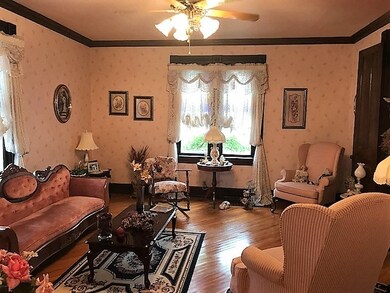 907 E Walnut St, Washington, IN 47501 - photo 4