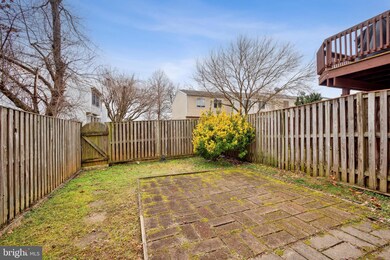 19105 Willow Spring Dr, Germantown, MD 20874 - photo 3