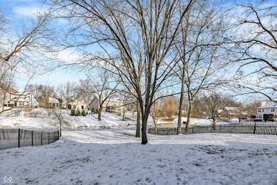 11249 Tall Trees Dr, Fishers, IN 46038 - photo 5