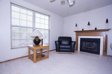 9C. Living Room -2828