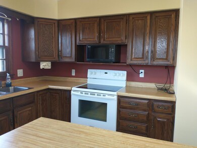 212 11th St NW, Jamestown, ND 58401 - photo 5