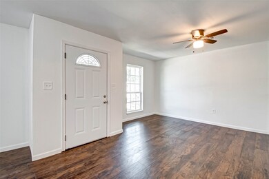 2527 Mayview Dr, Houston, TX 77091 - photo 7